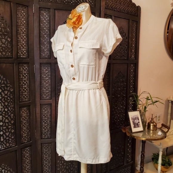 White Banana Republic short sleeved Dress - Picture 8 of 14